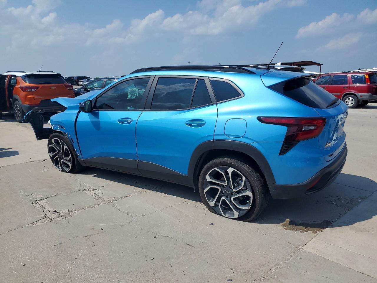 2025 CHEVROLET TRAX 2RS — Фото 2 из 12