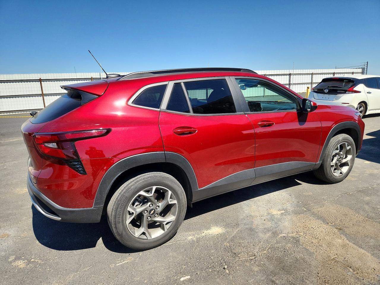 2025 CHEVROLET TRAX 1LT — Фото 3 из 13
