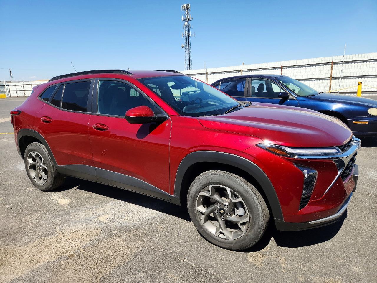 2025 CHEVROLET TRAX 1LT — Фото 4 из 13