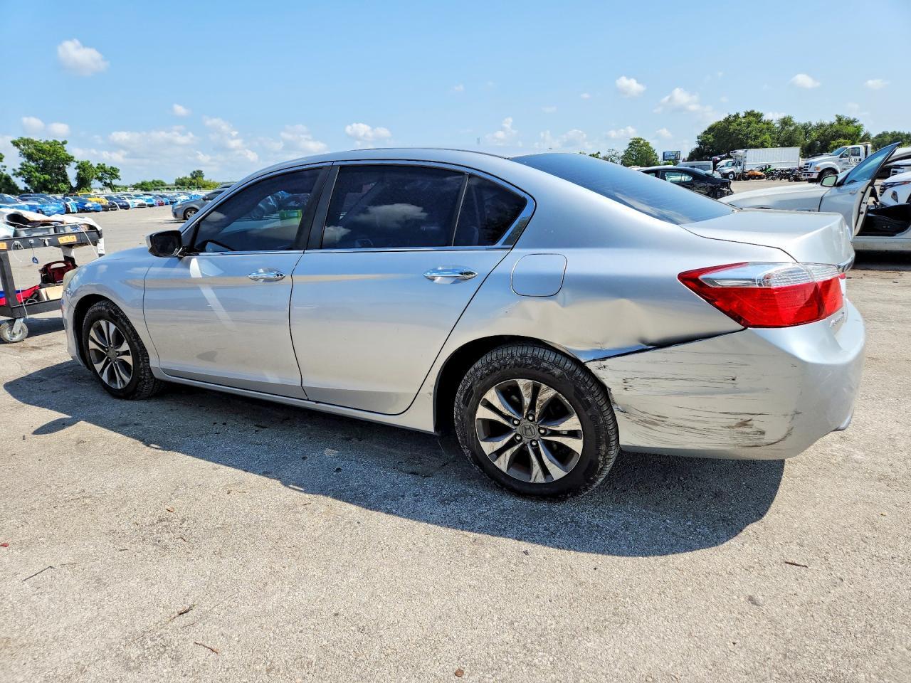 2013 HONDA ACCORD LX — Фото 2 из 12