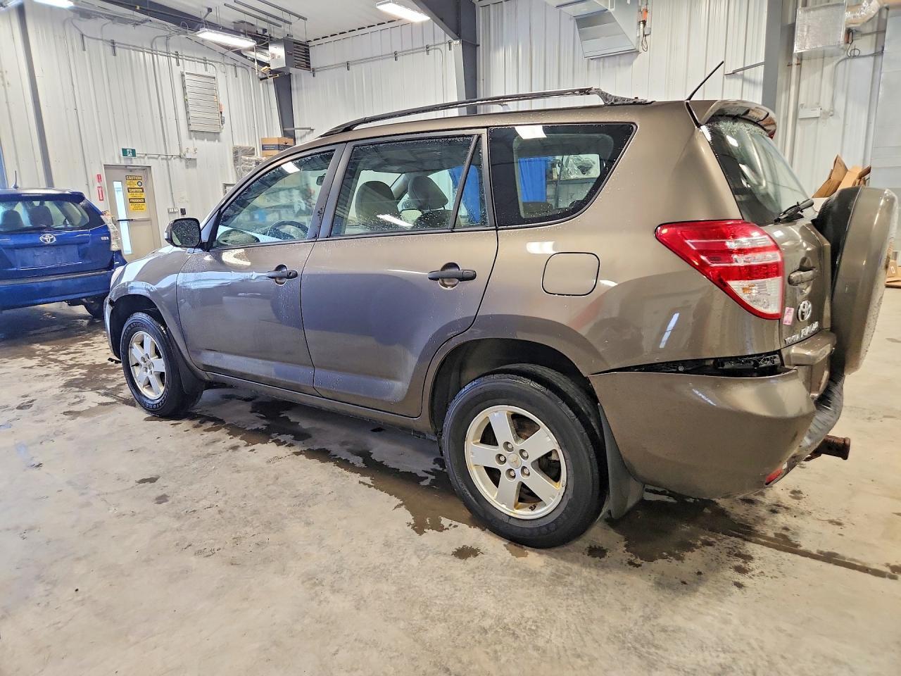 2010 TOYOTA RAV4 BASE — Фото 2 из 13