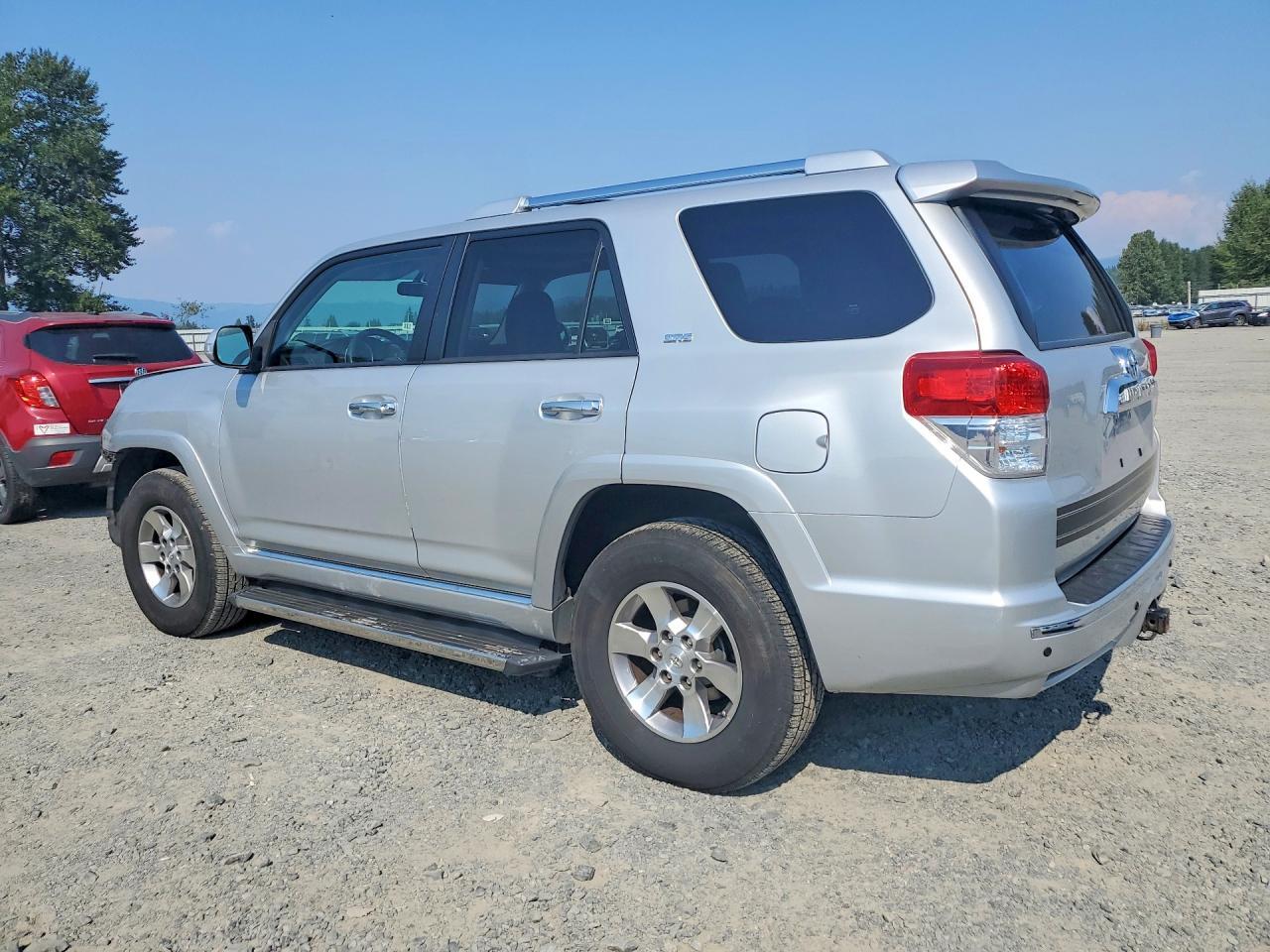 2010 TOYOTA 4RUNNER SR5 — Фото 2 из 14