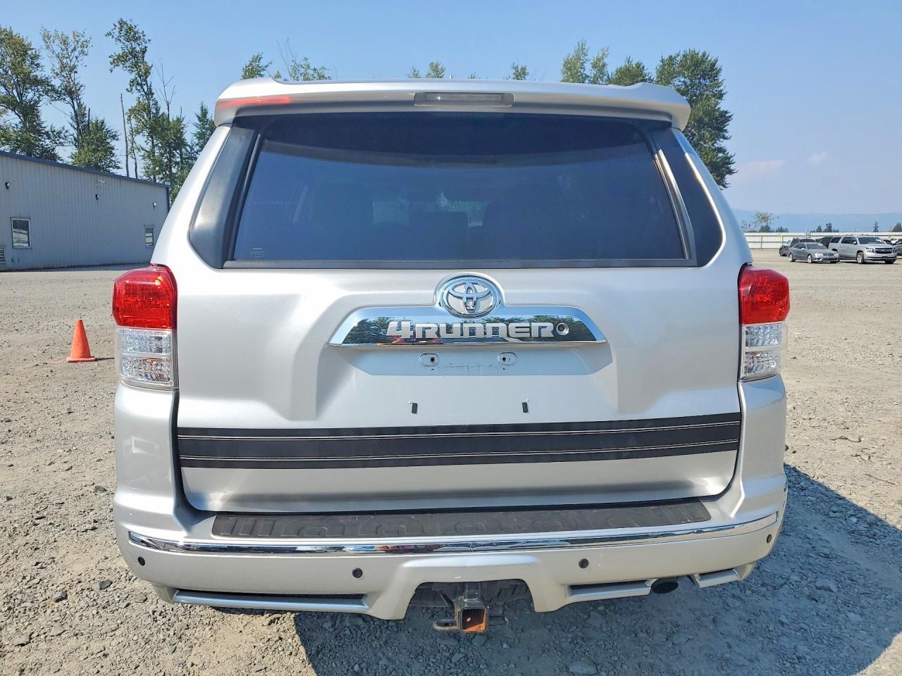 2010 TOYOTA 4RUNNER SR5 — Фото 6 из 14