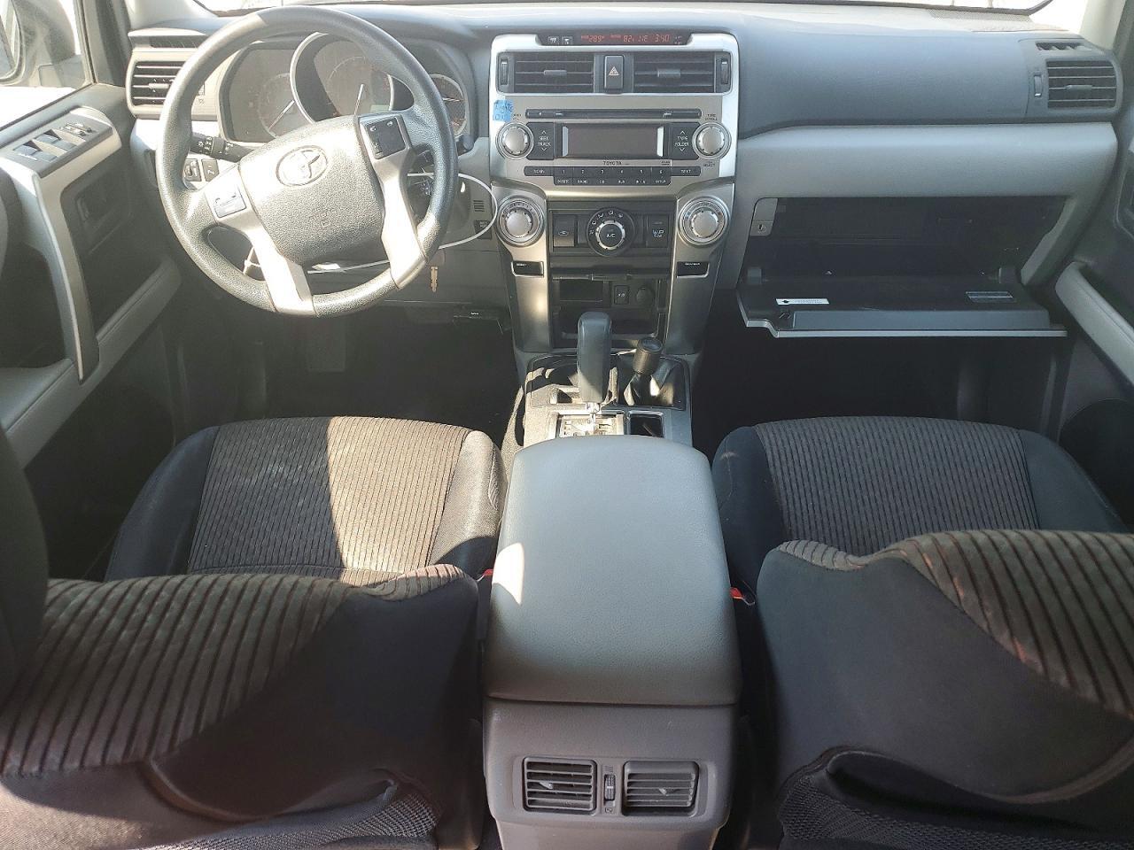 2010 TOYOTA 4RUNNER SR5 — Фото 8 из 14