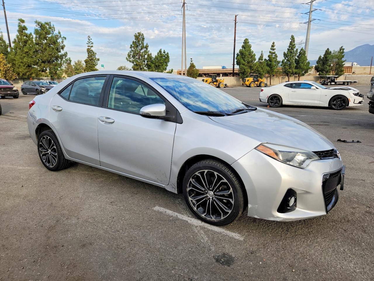 5YFBURHEXGP463460 2016 TOYOTA COROLLA photo no. 4