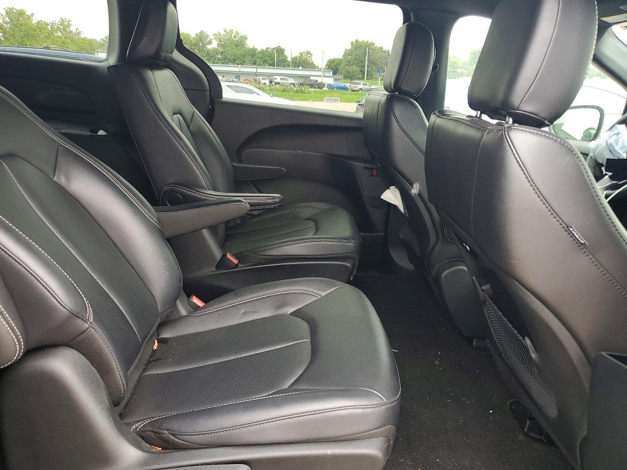2025 CHRY PACIFICA FWD HYBRID MINIVAN SE — Фото 11 из 14