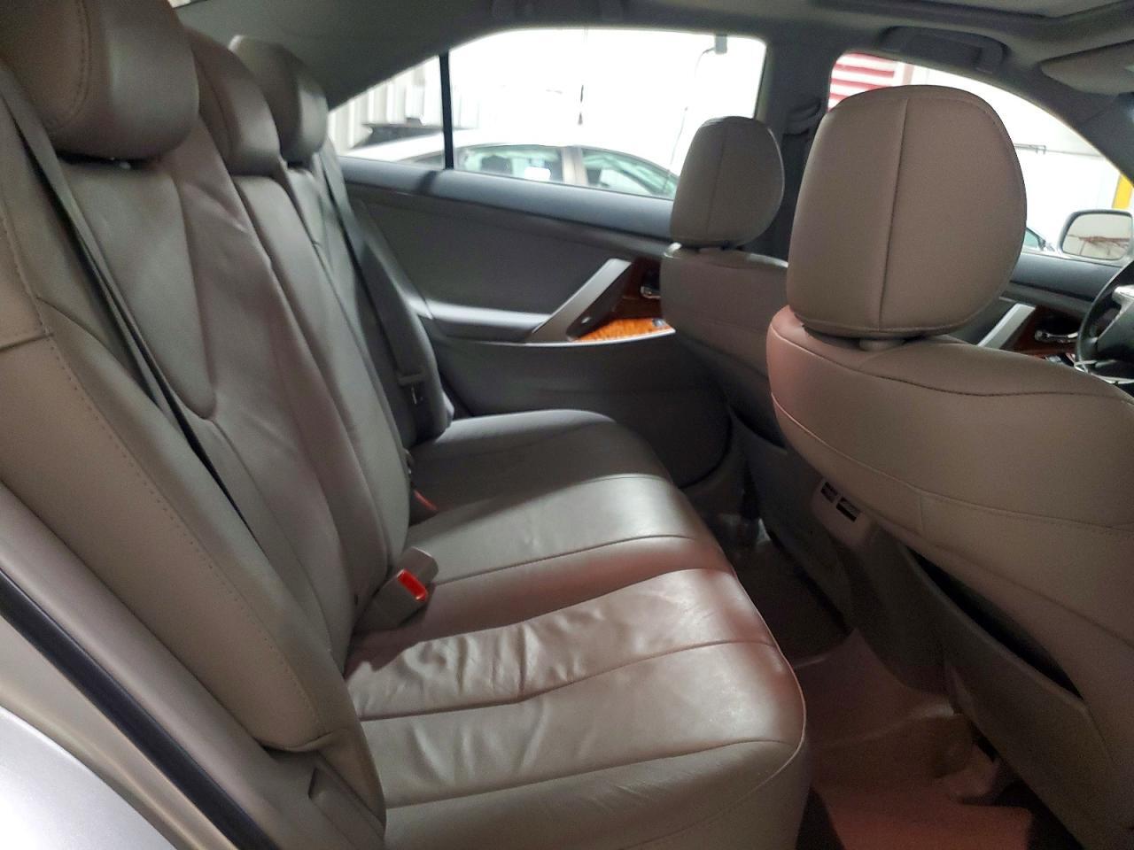 2010 TOYOTA CAMRY XLE V6 — Фото 10 из 12