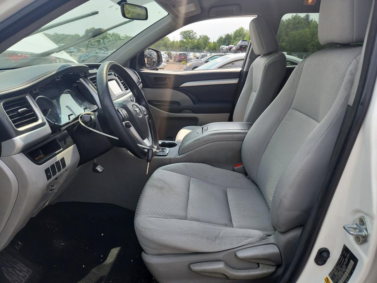 2016 TOYOTA HIGHLANDER LE — Фото 7 из 12