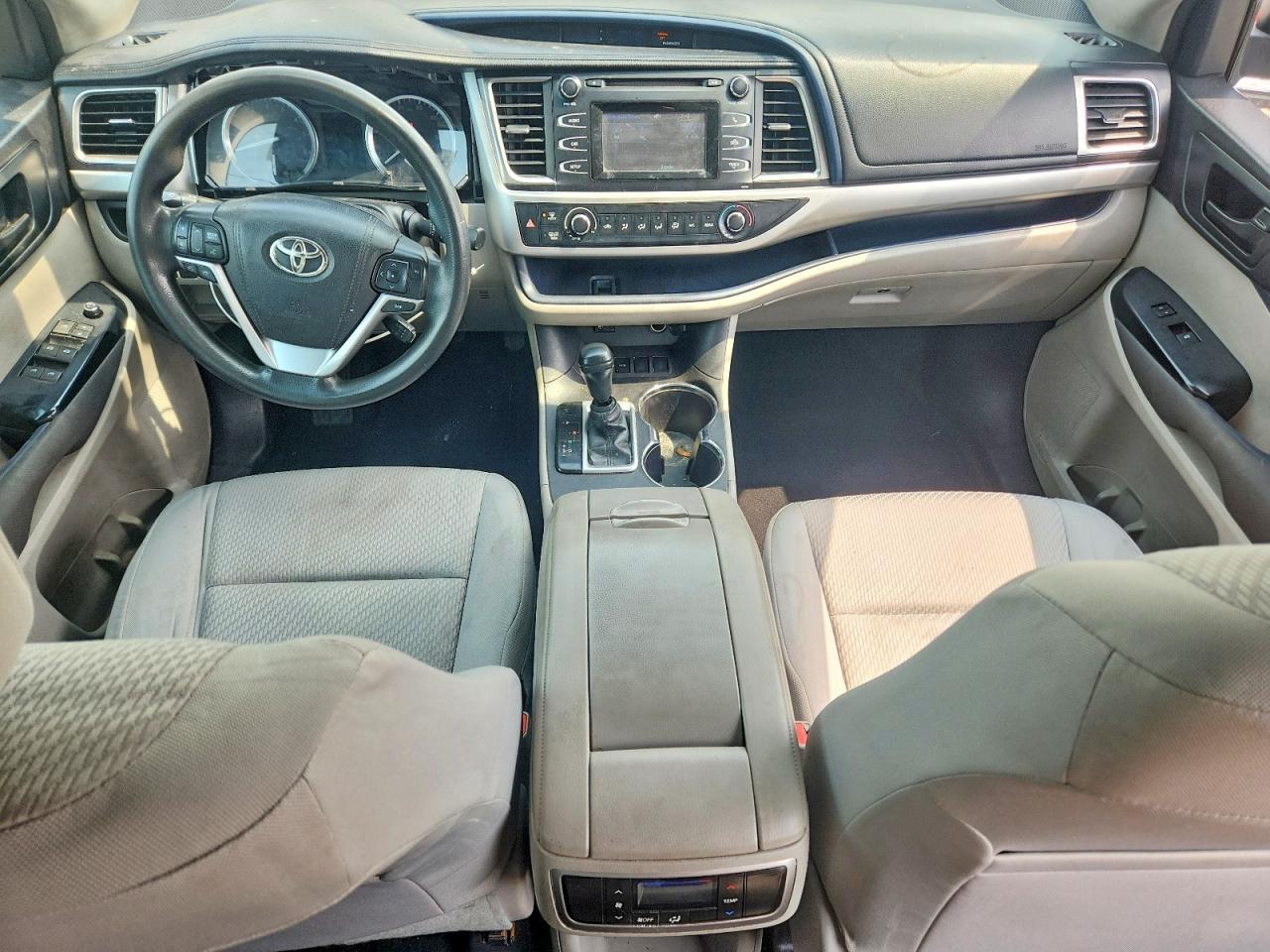 2016 TOYOTA HIGHLANDER LE — Фото 8 из 12