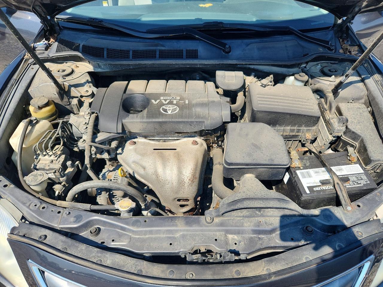 2010 TOYOTA CAMRY LE — Фото 11 из 12