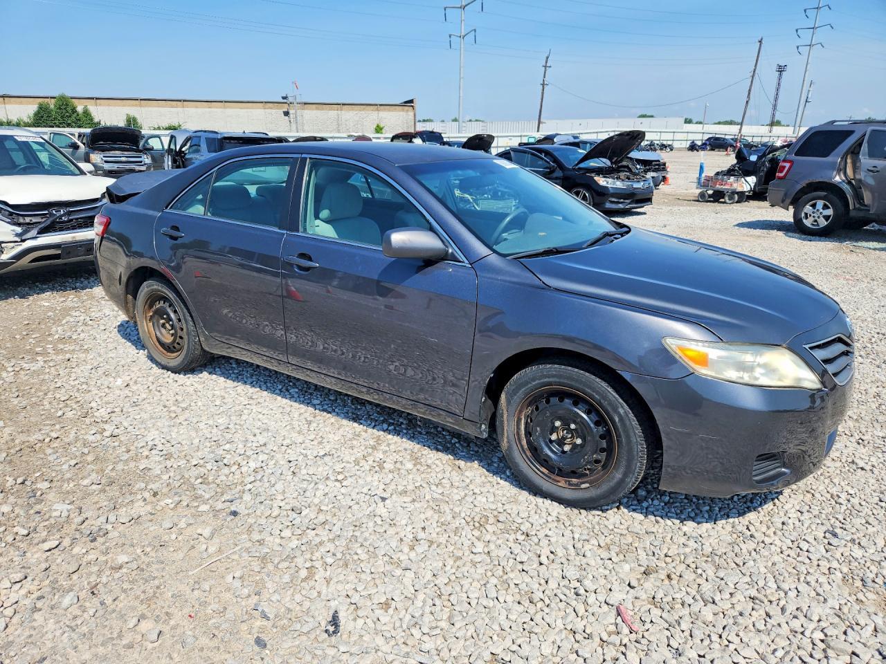 2010 TOYOTA CAMRY LE — Фото 4 из 12