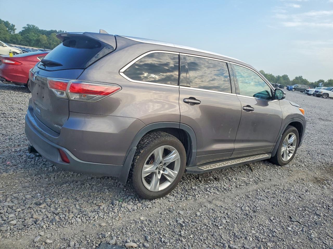 2016 TOYOTA HIGHLANDER LIMITED PLATINUM — Фото 3 из 13