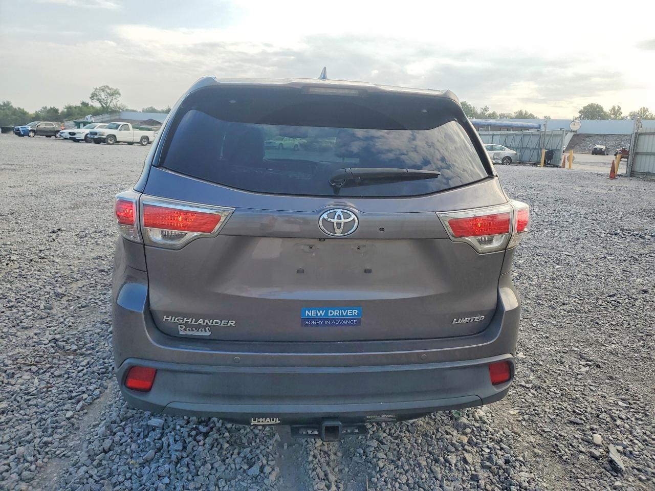 2016 TOYOTA HIGHLANDER LIMITED PLATINUM — Фото 6 из 13