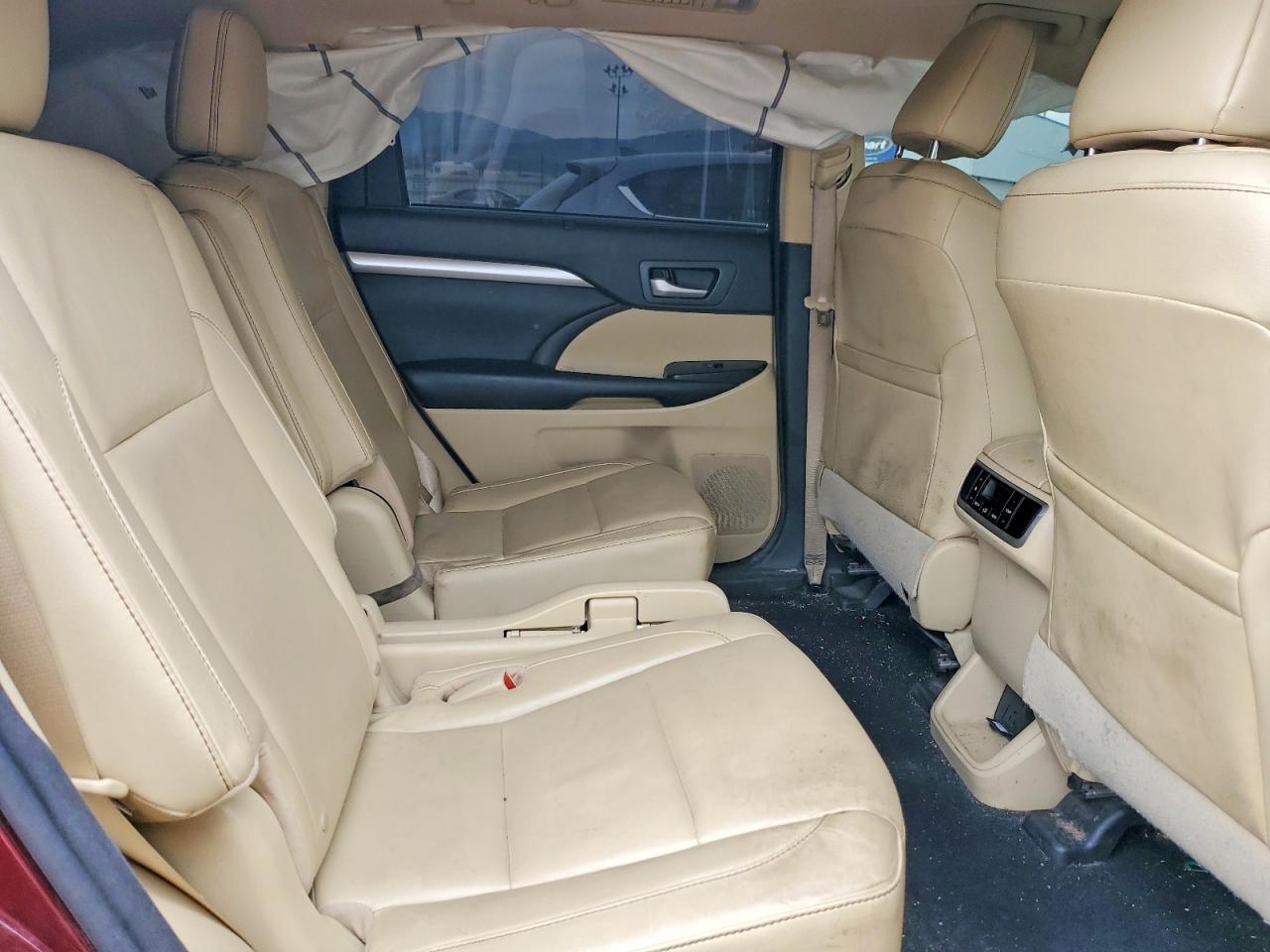 2016 TOYOTA HIGHLANDER XLE — Фото 11 из 13