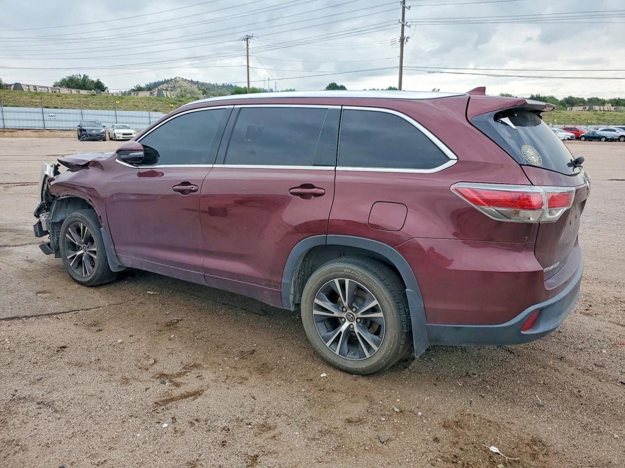 2016 TOYOTA HIGHLANDER XLE — Фото 2 из 13