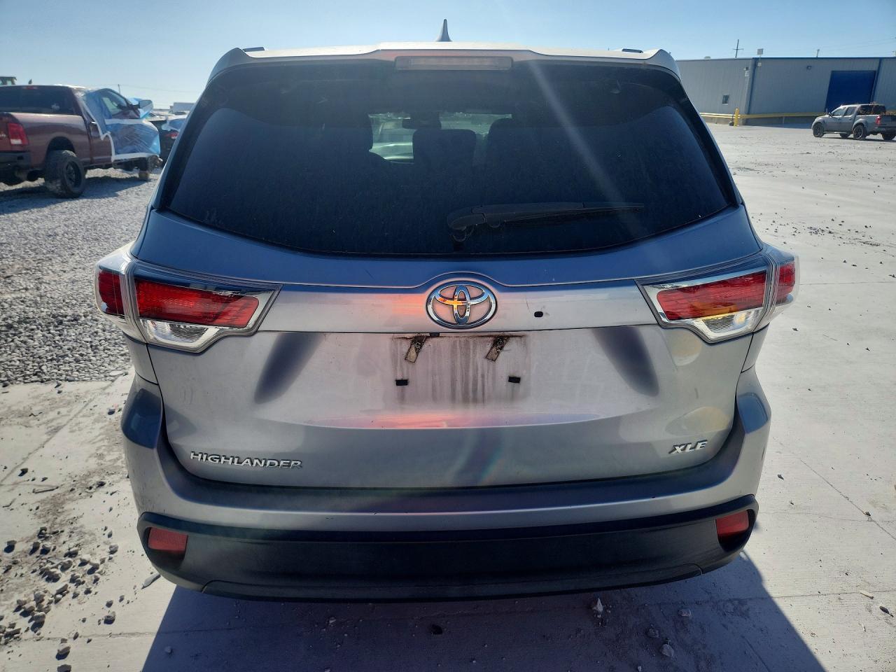 2016 TOYOTA HIGHLANDER XLE — Фото 6 из 13