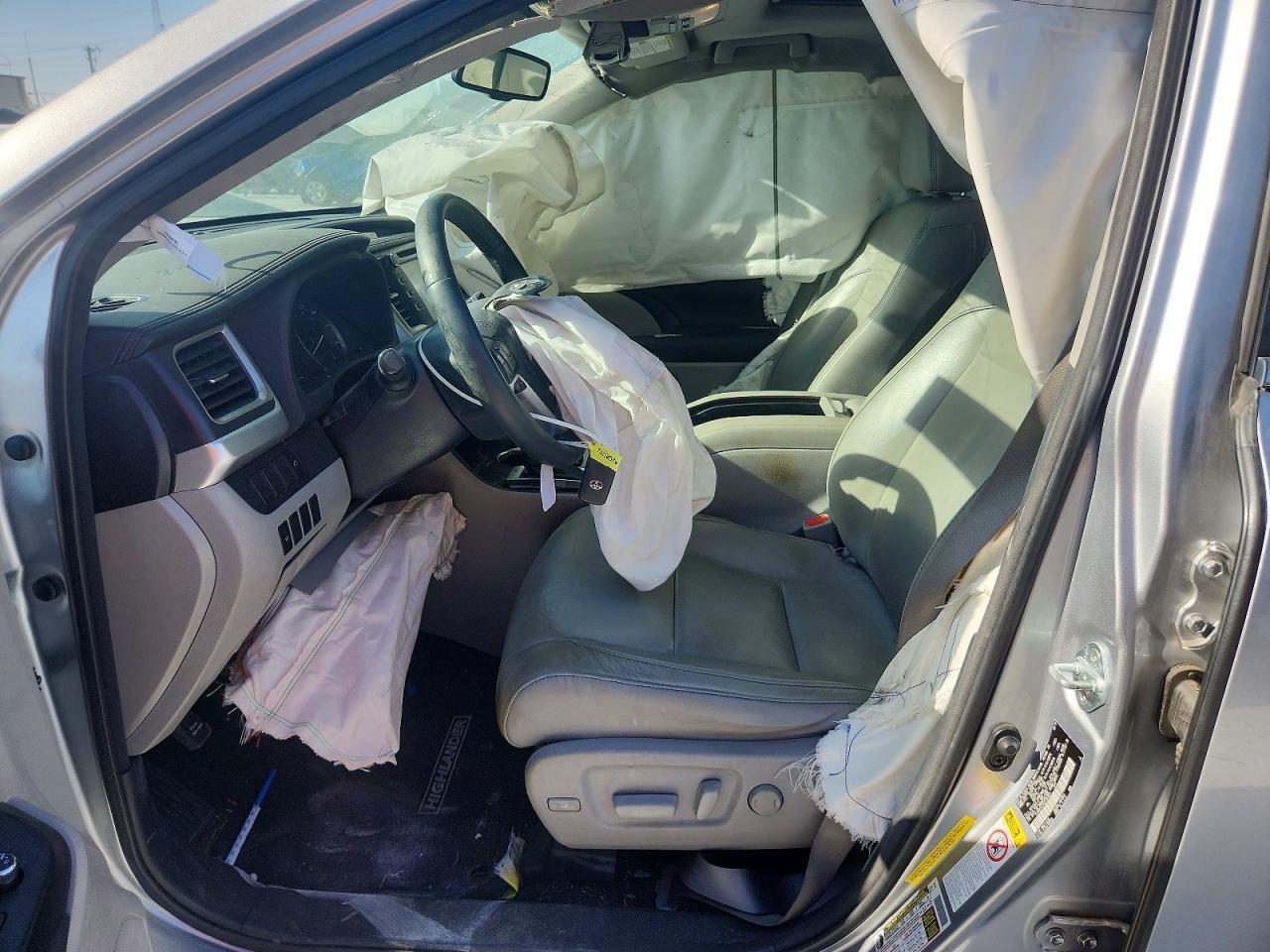 2016 TOYOTA HIGHLANDER XLE — Фото 7 из 13