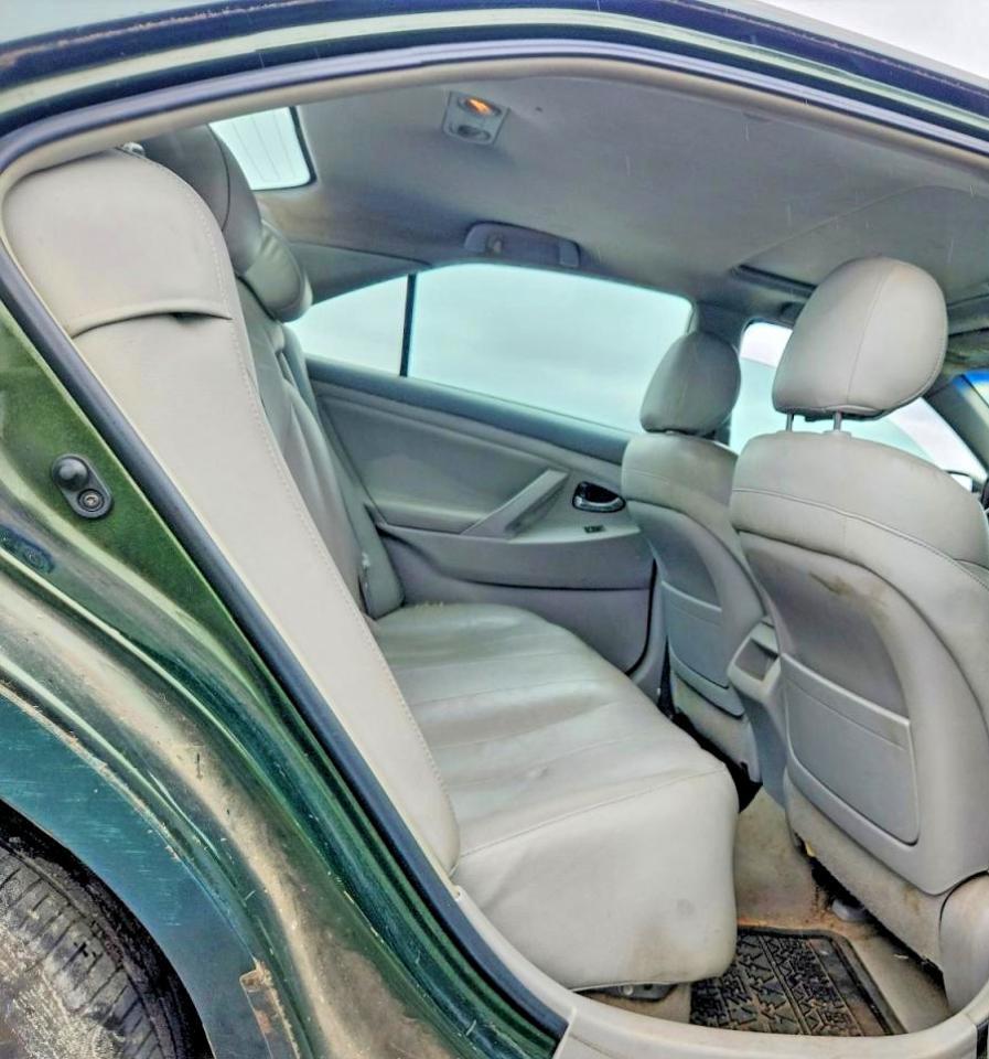 2010 TOYOTA CAMRY LE — Фото 10 из 12