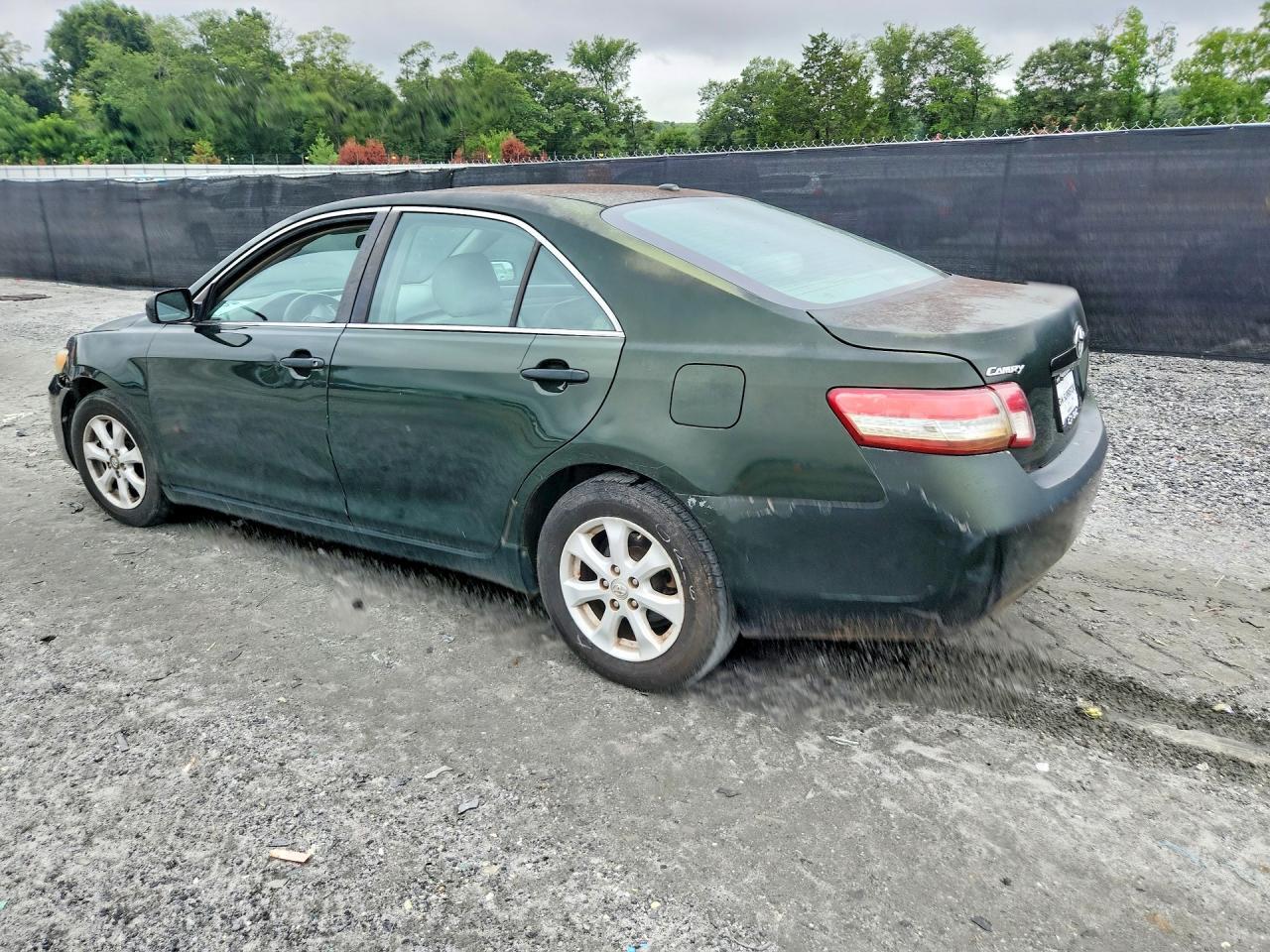 2010 TOYOTA CAMRY LE — Фото 2 из 12