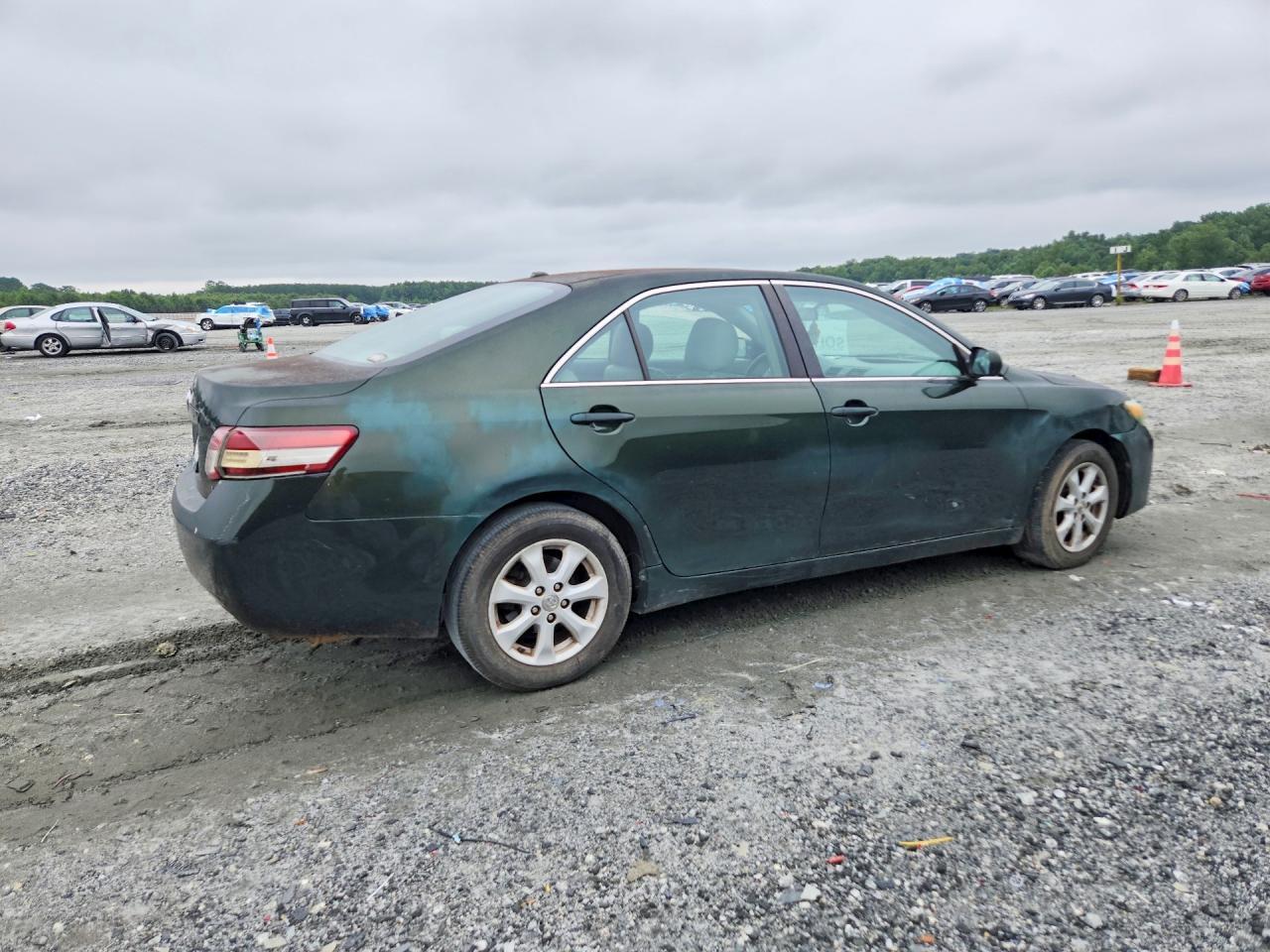 2010 TOYOTA CAMRY LE — Фото 3 из 12