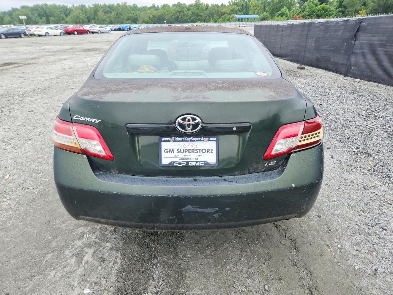 2010 TOYOTA CAMRY LE — Фото 6 из 12