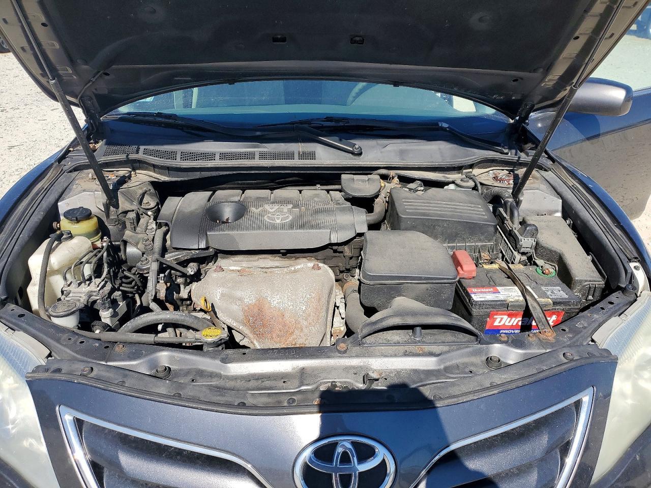 2010 TOYOTA CAMRY — Фото 11 из 12