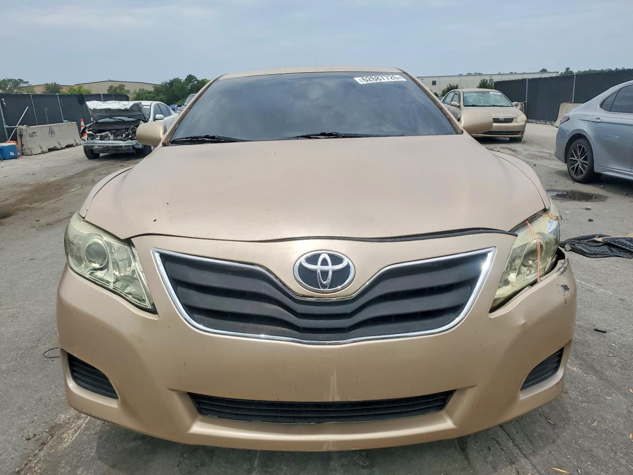 2010 TOYOTA CAMRY LE — Фото 5 из 12