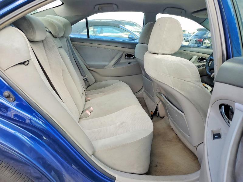 2010 TOYOTA CAMRY LE — Фото 10 из 12