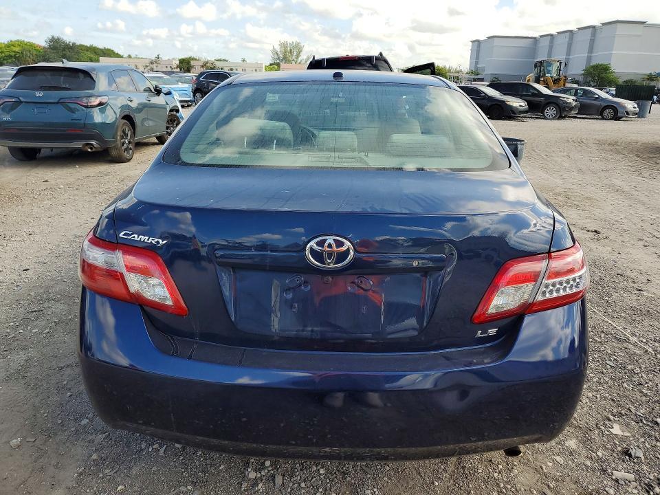 2010 TOYOTA CAMRY LE — Фото 6 из 12