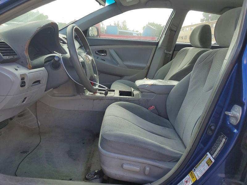2010 TOYOTA CAMRY LE — Фото 7 из 12