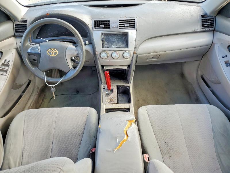 2010 TOYOTA CAMRY LE — Фото 8 из 12