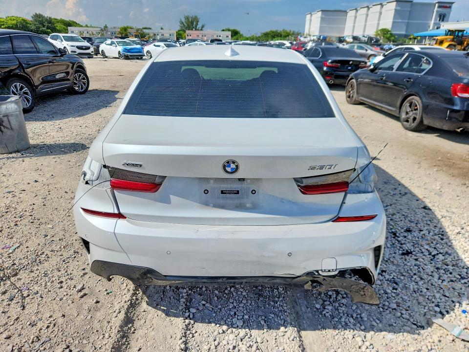 2021 BMW 330XI — Фото 6 из 13