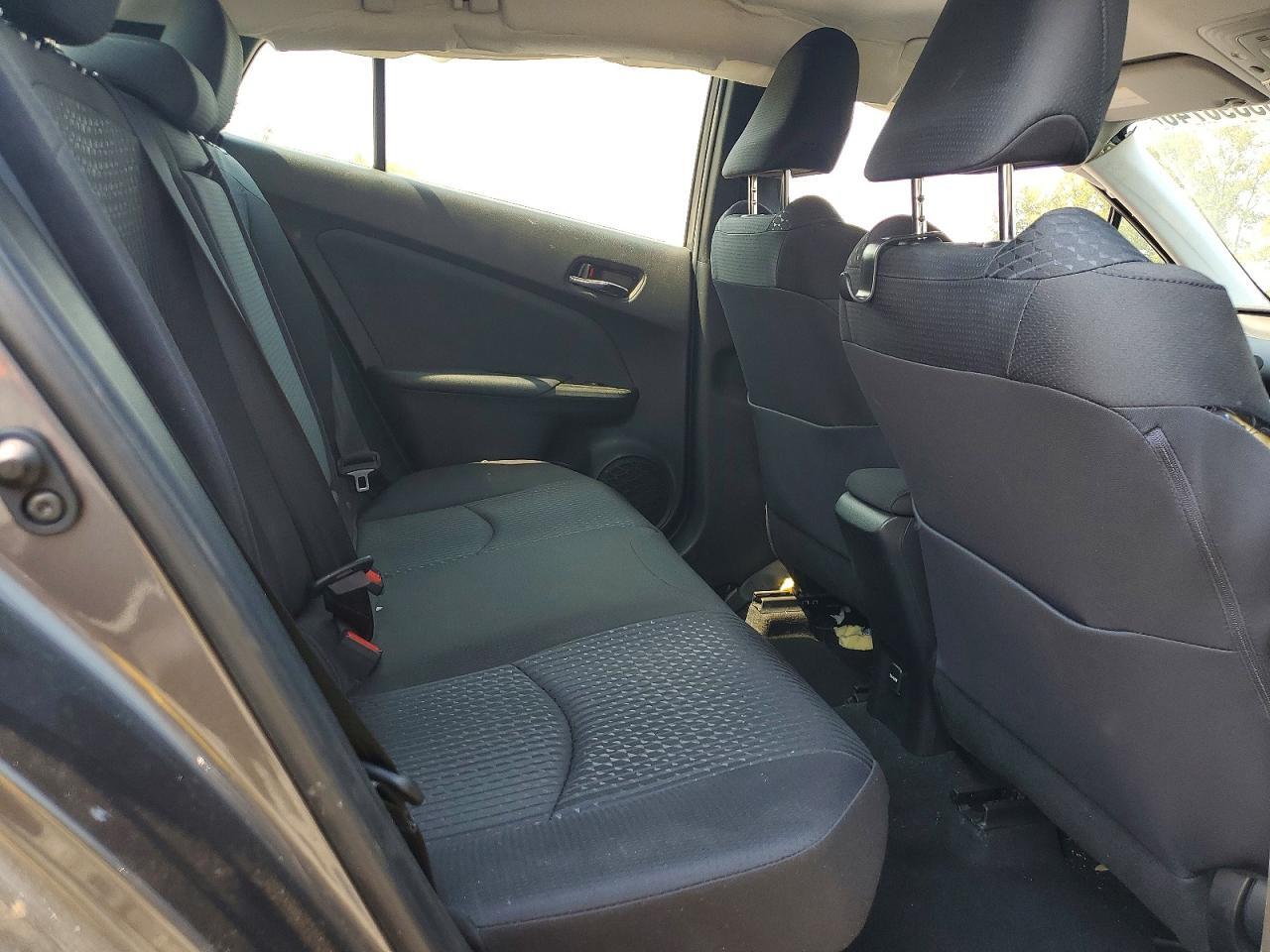 2016 TOYOTA PRIUS TWO — Фото 11 из 14
