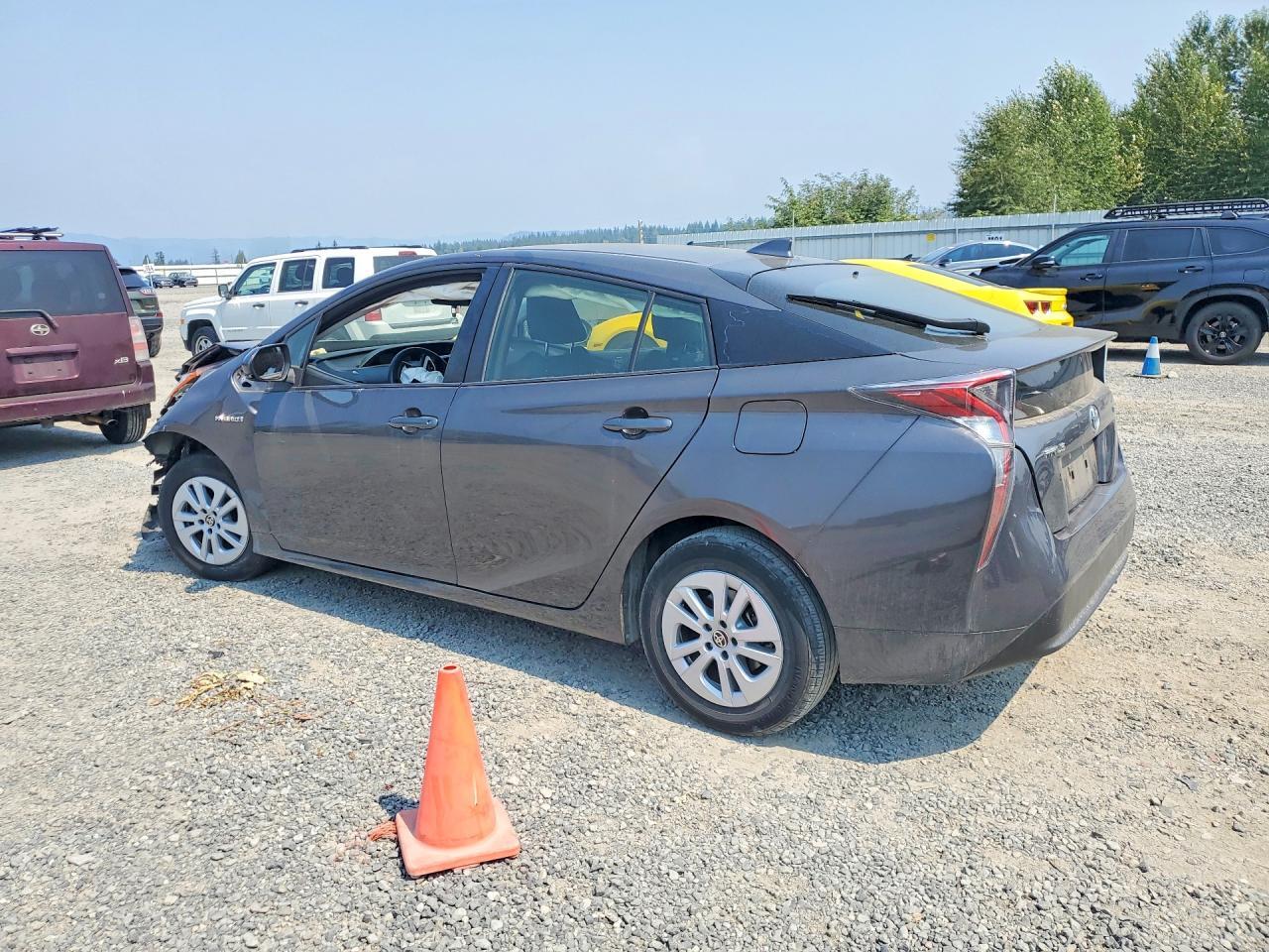 2016 TOYOTA PRIUS TWO — Фото 2 из 14