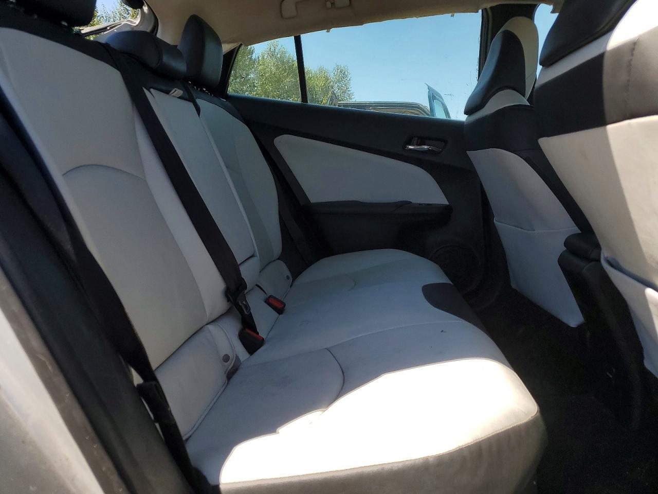 2016 TOYOTA PRIUS THREE TOURING — Фото 11 из 14