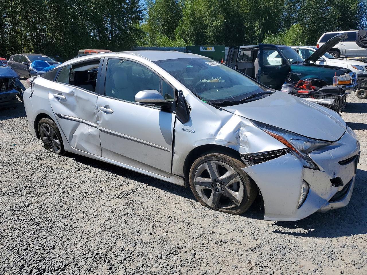 2016 TOYOTA PRIUS THREE TOURING — Фото 4 из 14
