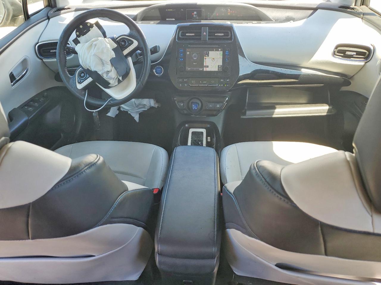 2016 TOYOTA PRIUS THREE TOURING — Фото 8 из 14