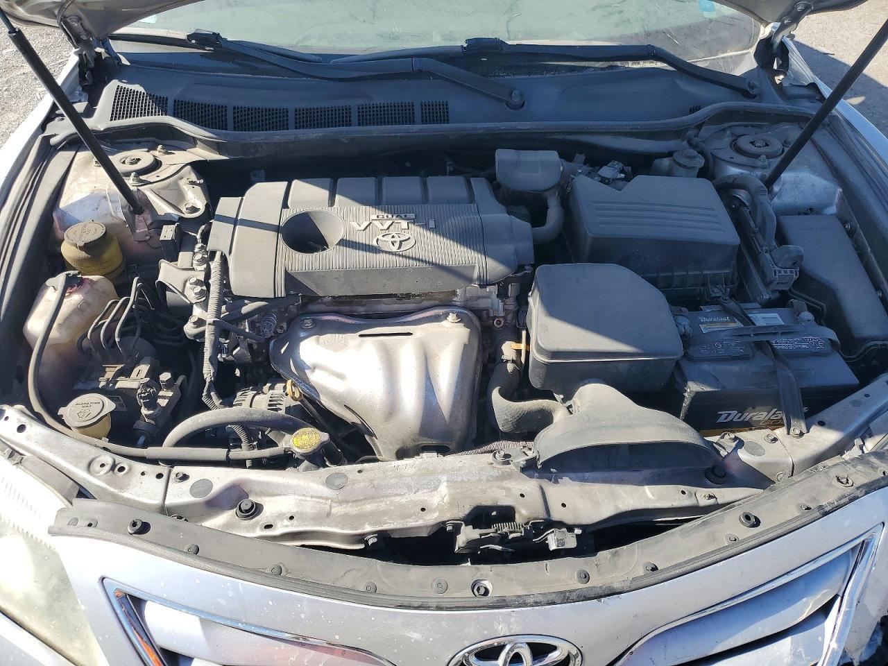 2010 TOYOTA CAMRY LE — Фото 11 из 12