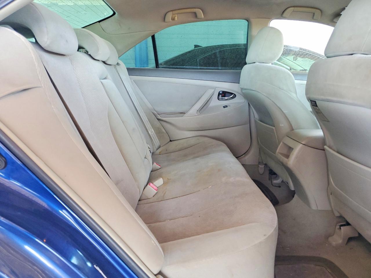 2010 TOYOTA CAMRY LE — Фото 10 из 12