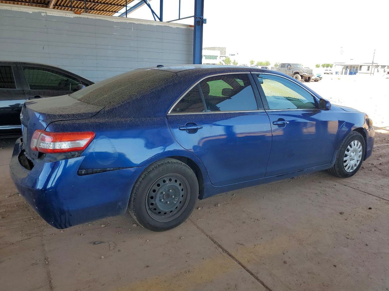2010 TOYOTA CAMRY LE — Фото 3 из 12