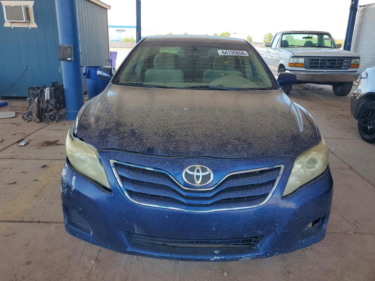 2010 TOYOTA CAMRY LE — Фото 5 из 12