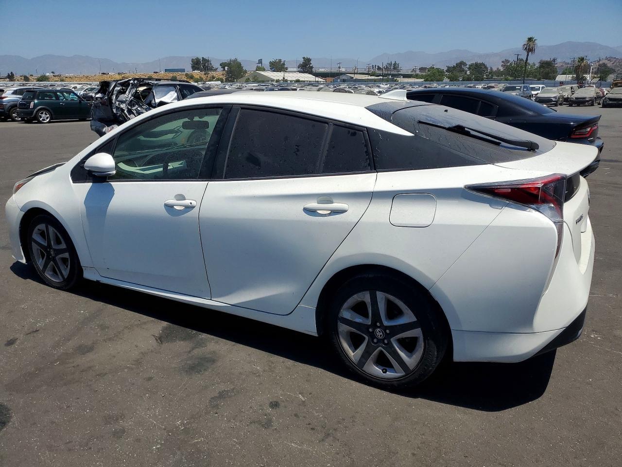 JTDKARFU5G3026784 2016 TOYOTA PRIUS photo no. 2