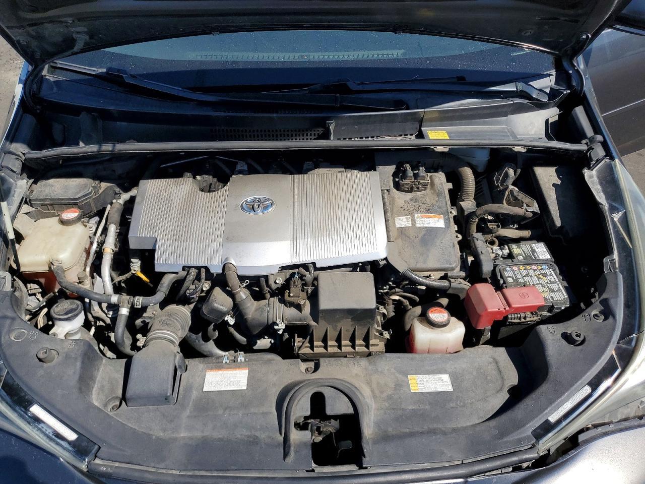 2016 TOYOTA PRIUS TWO — Фото 11 из 12