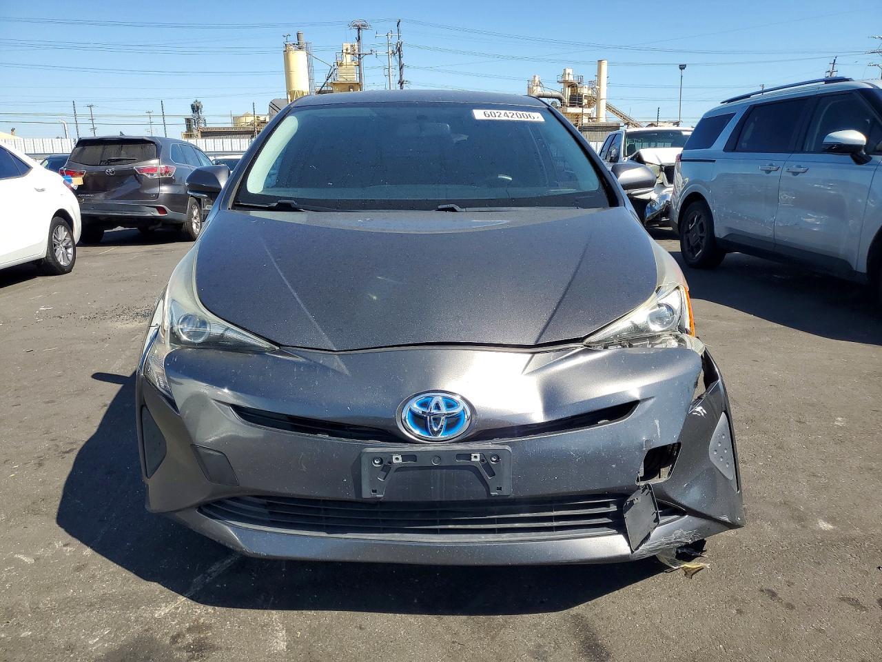 2016 TOYOTA PRIUS TWO — Фото 5 из 12