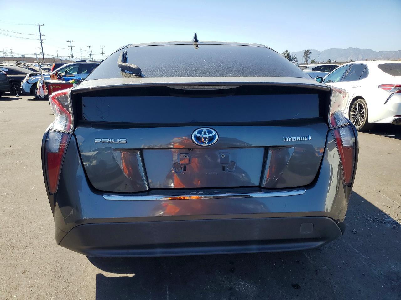 2016 TOYOTA PRIUS TWO — Фото 6 из 12