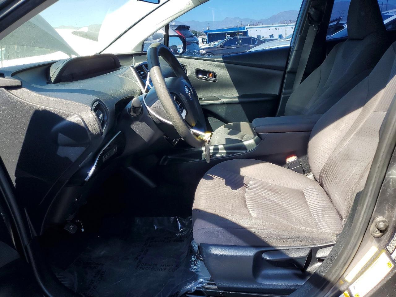 2016 TOYOTA PRIUS TWO — Фото 7 из 12