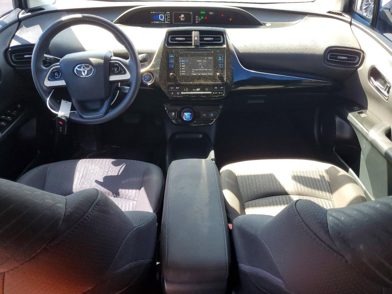 2016 TOYOTA PRIUS TWO — Фото 8 из 12