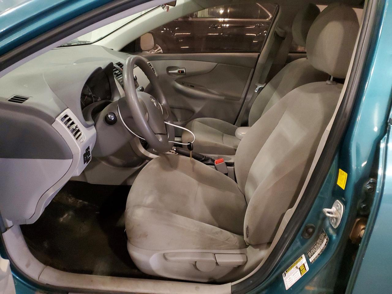 2010 TOYOTA COROLLA LE — Фото 7 из 12
