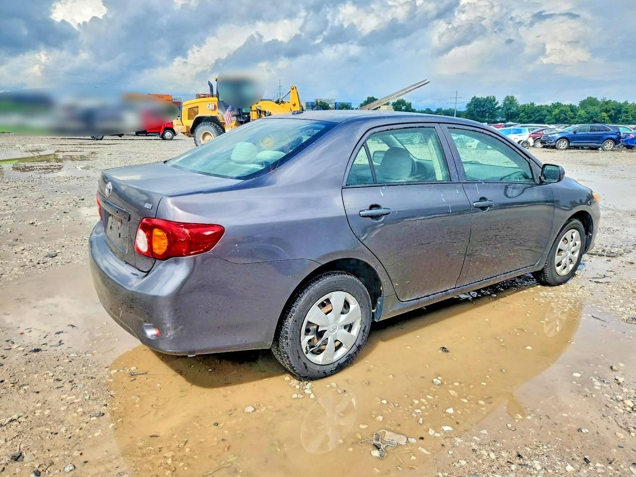 2010 TOYOTA COROLLA LE — Фото 3 из 12