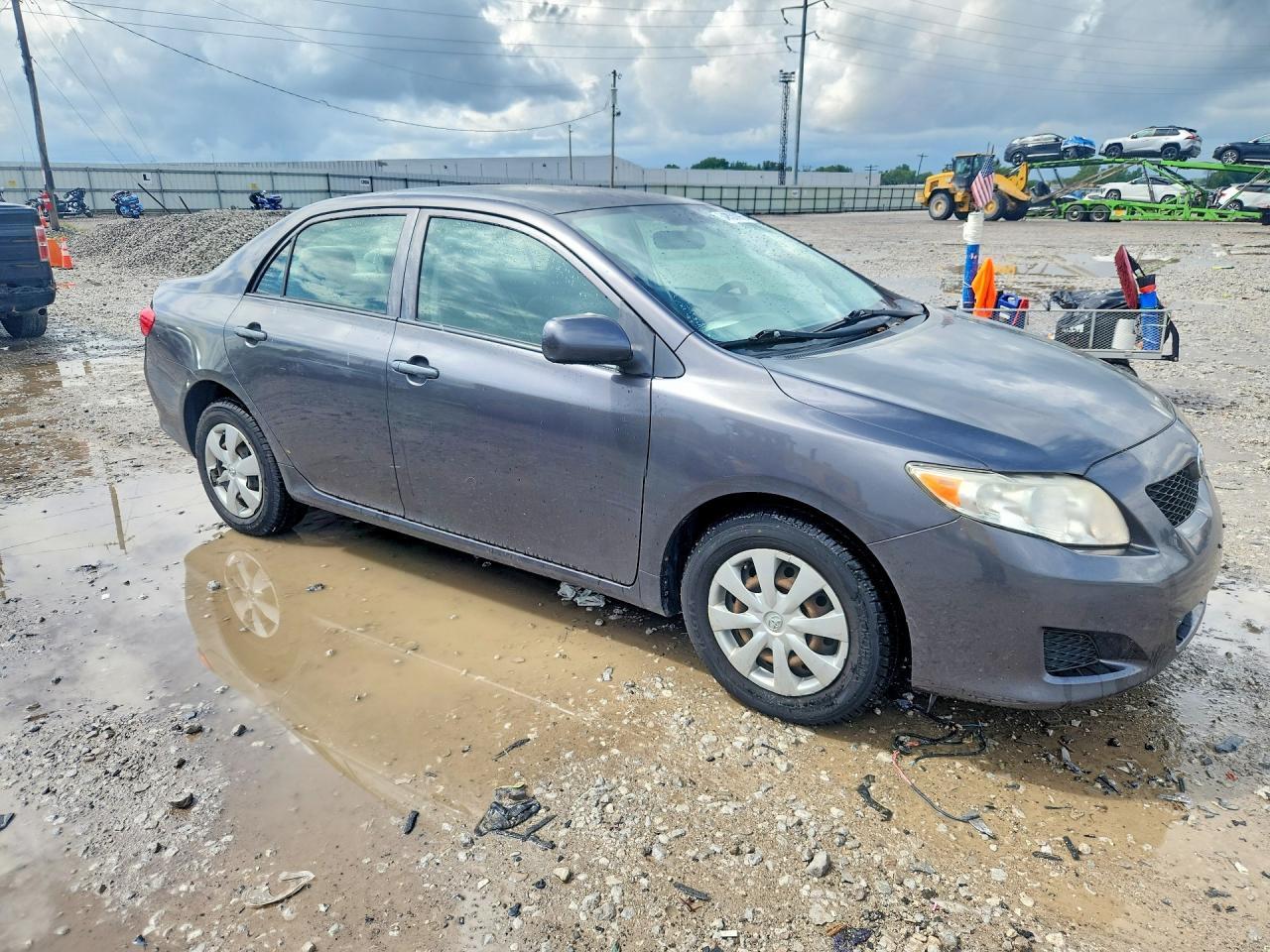 2010 TOYOTA COROLLA LE — Фото 4 из 12